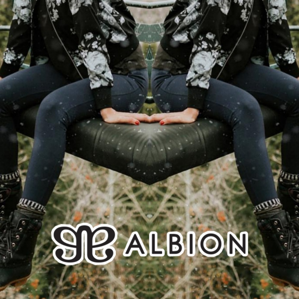 Albion Fit • High-Waisted Indigo Leggings • SZ XL